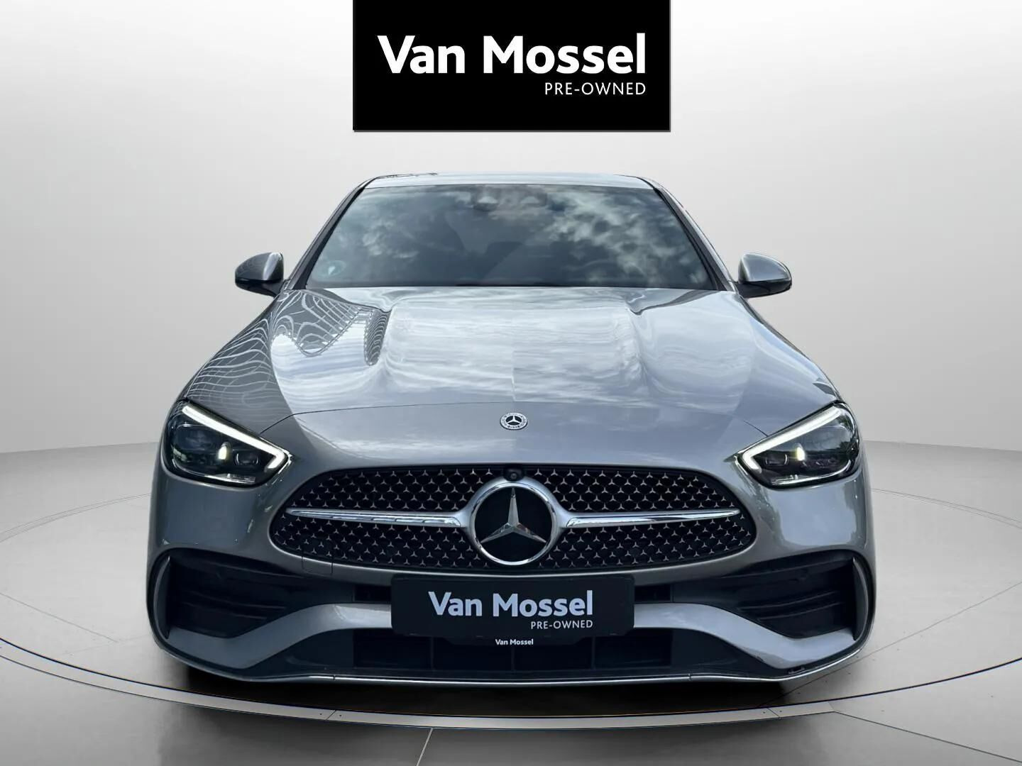 Sølv Mercedes C200 fra 2021
