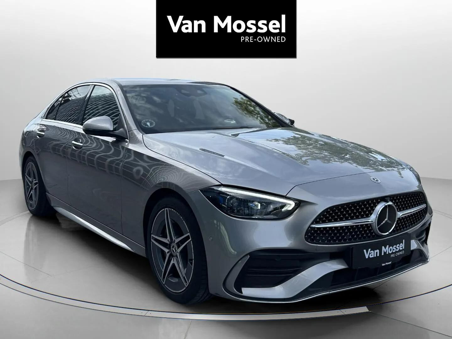 Sølv Mercedes C200 fra 2021