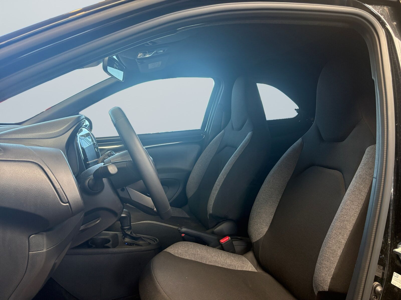 Sort Toyota Aygo X fra 2025