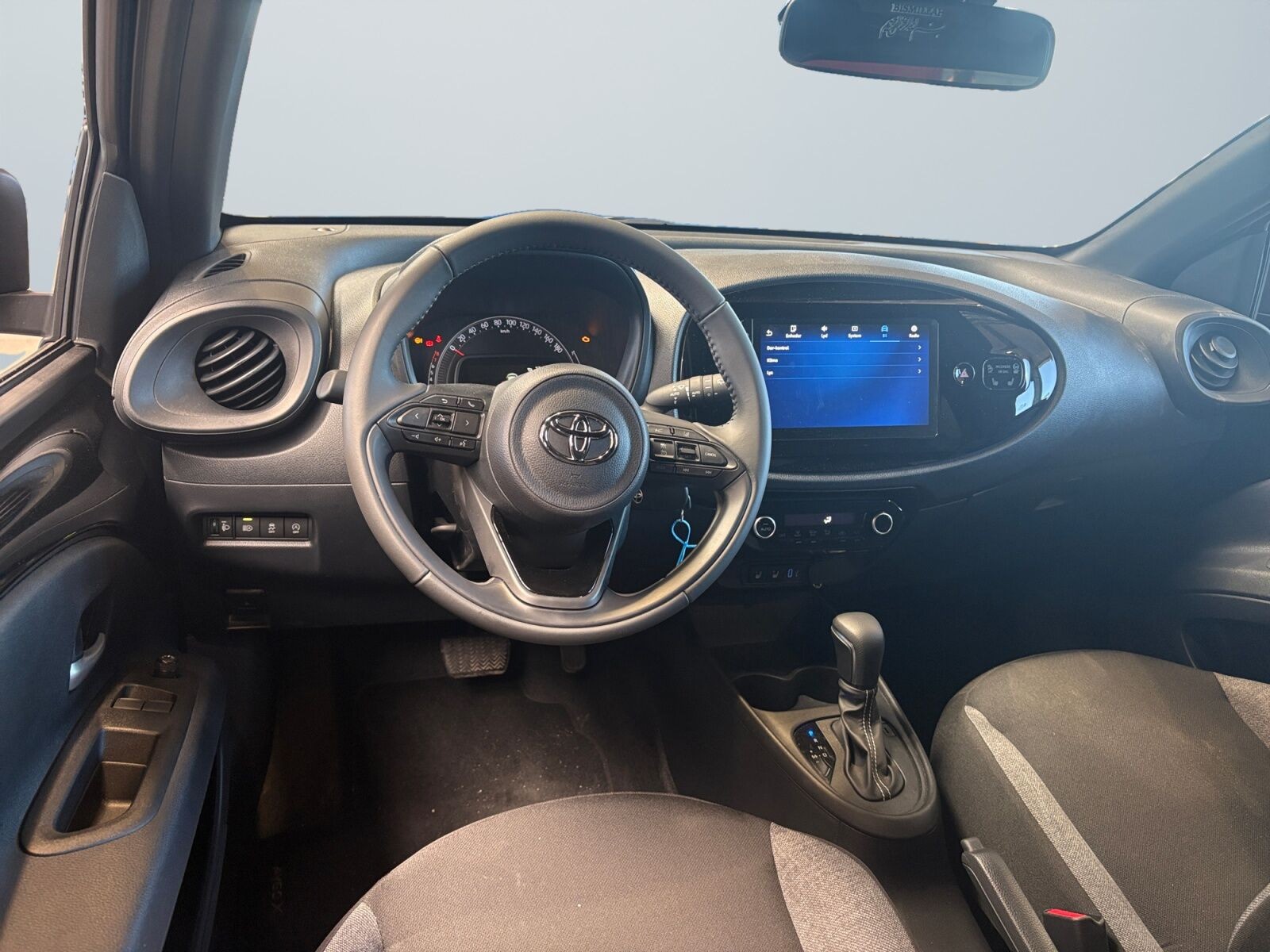 Sort Toyota Aygo X fra 2025