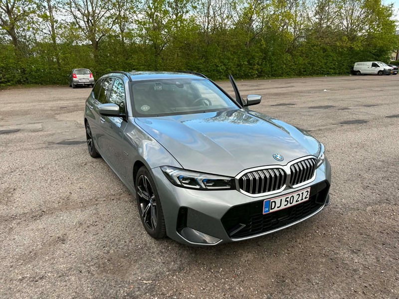BMW 330e 330e Touring Steptronic - M-sport