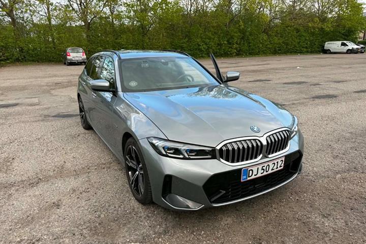 undefined BMW 330e fra 2023