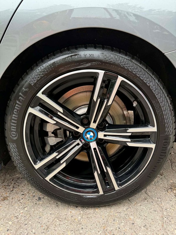 undefined BMW 330e fra 2023
