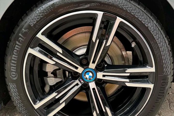 undefined BMW 330e fra 2023