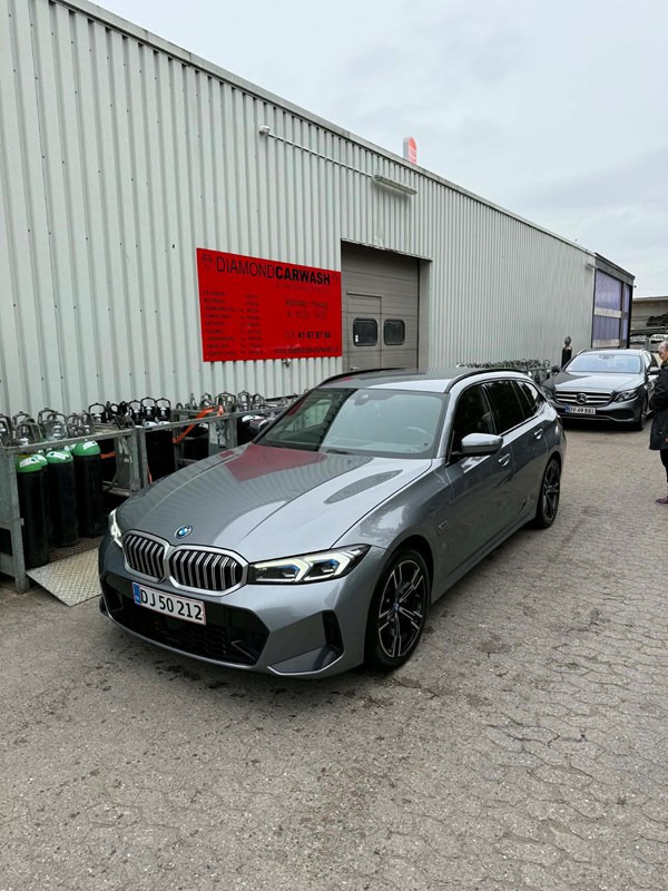 undefined BMW 330e fra 2023