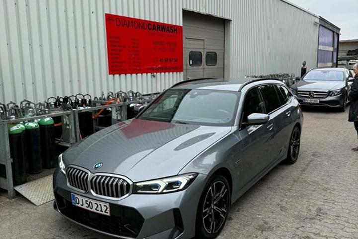 undefined BMW 330e fra 2023
