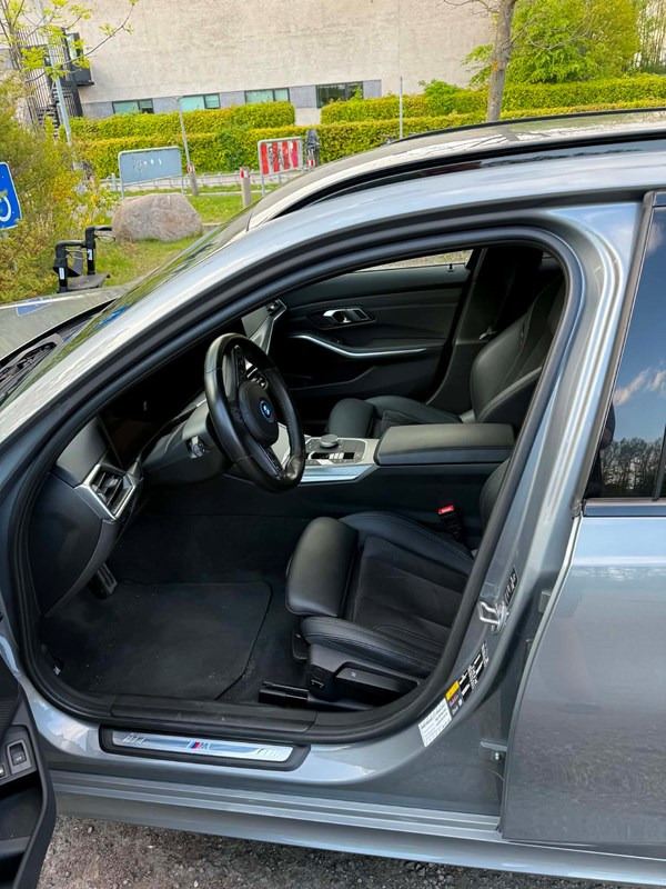 undefined BMW 330e fra 2023