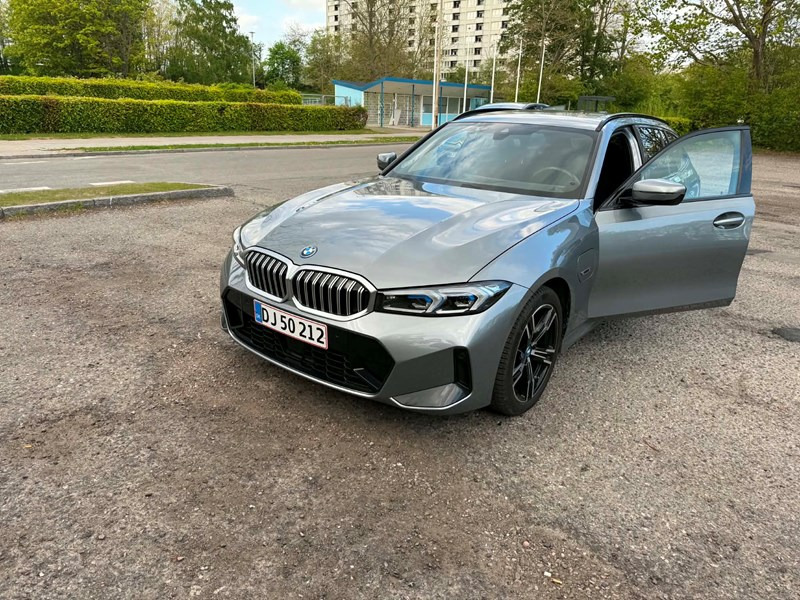 undefined BMW 330e fra 2023