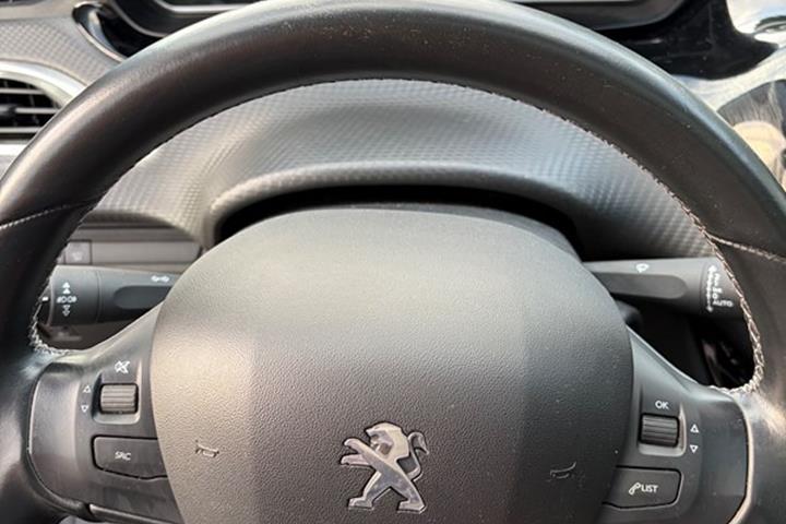 undefined Peugeot 2008 fra 2019