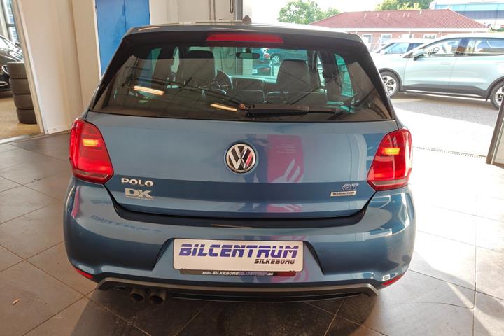 Blå VW Polo fra 2017