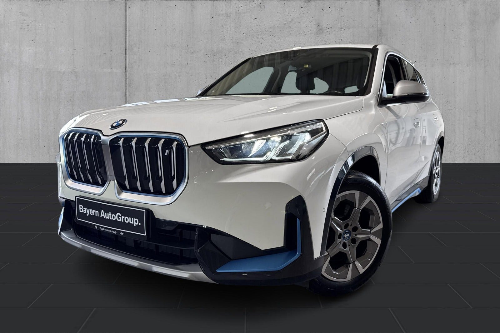 BMW iX1 xDrive30 X-Line