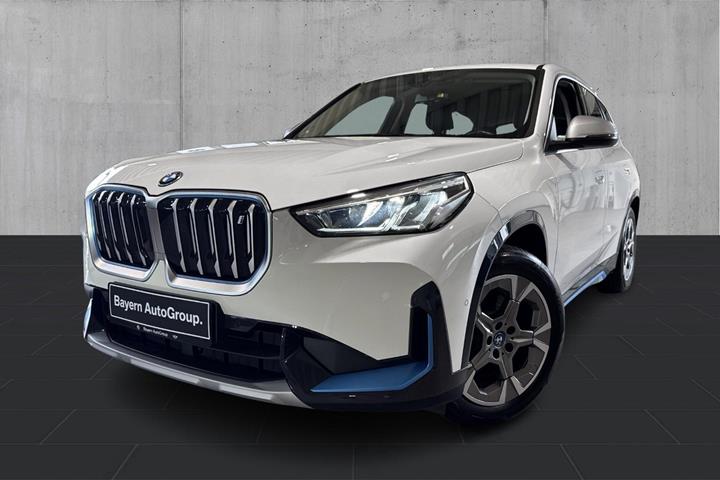 Hvid BMW iX1 fra 2024