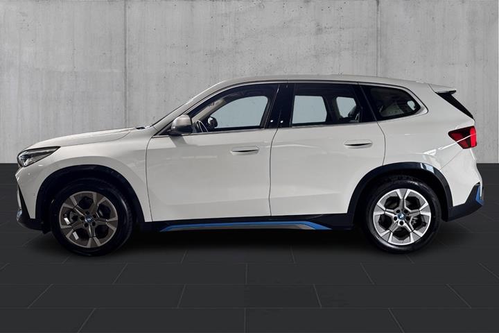 Hvid BMW iX1 fra 2024