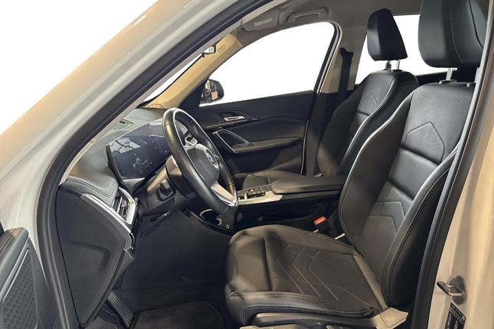 Hvid BMW iX1 fra 2024