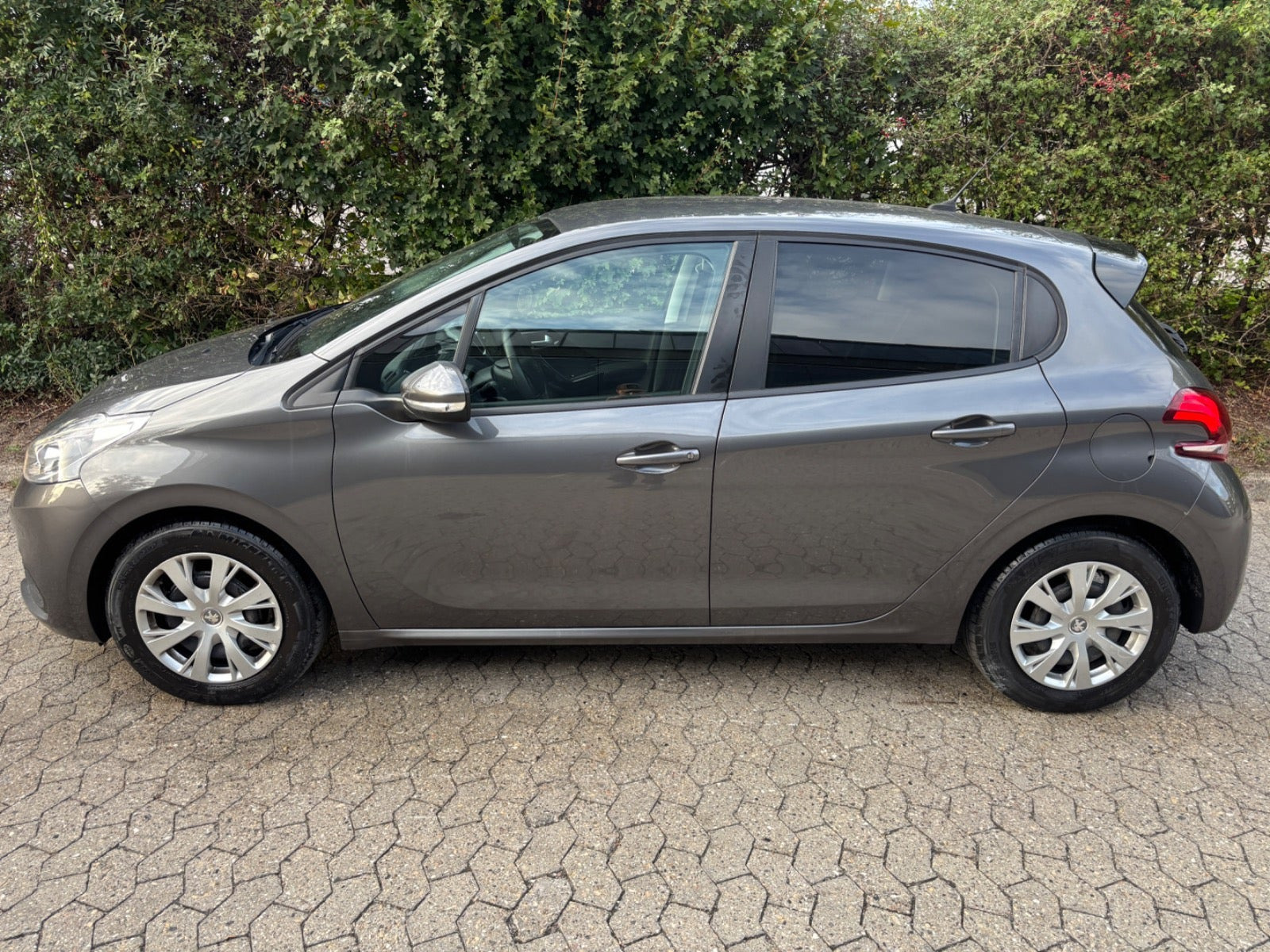 undefined Peugeot 208 fra 2019