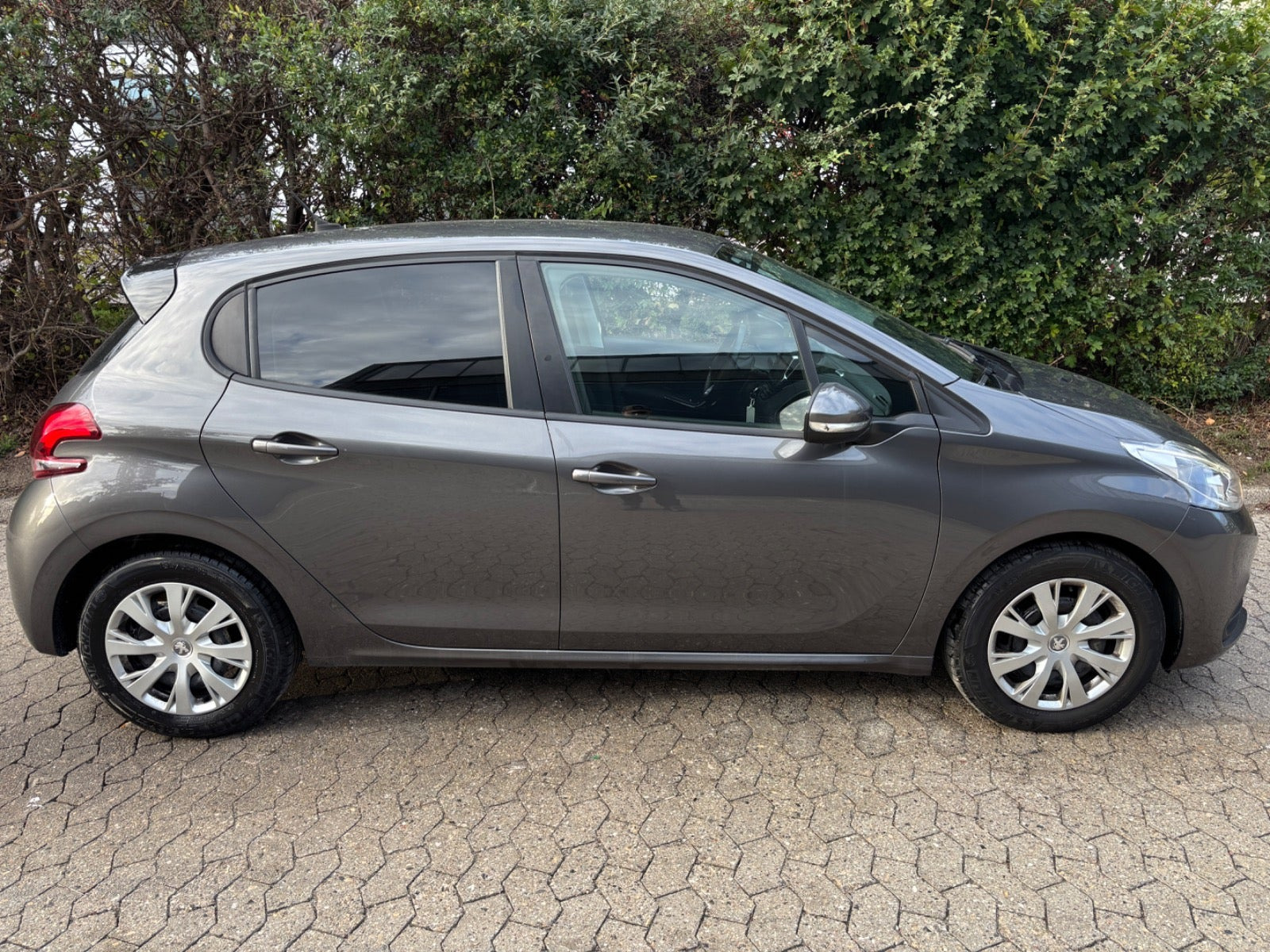 undefined Peugeot 208 fra 2019