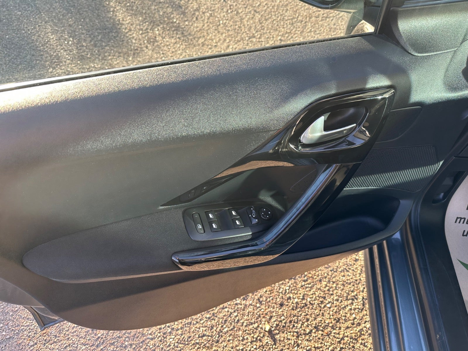 undefined Peugeot 208 fra 2017
