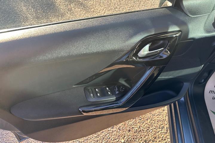 undefined Peugeot 208 fra 2017