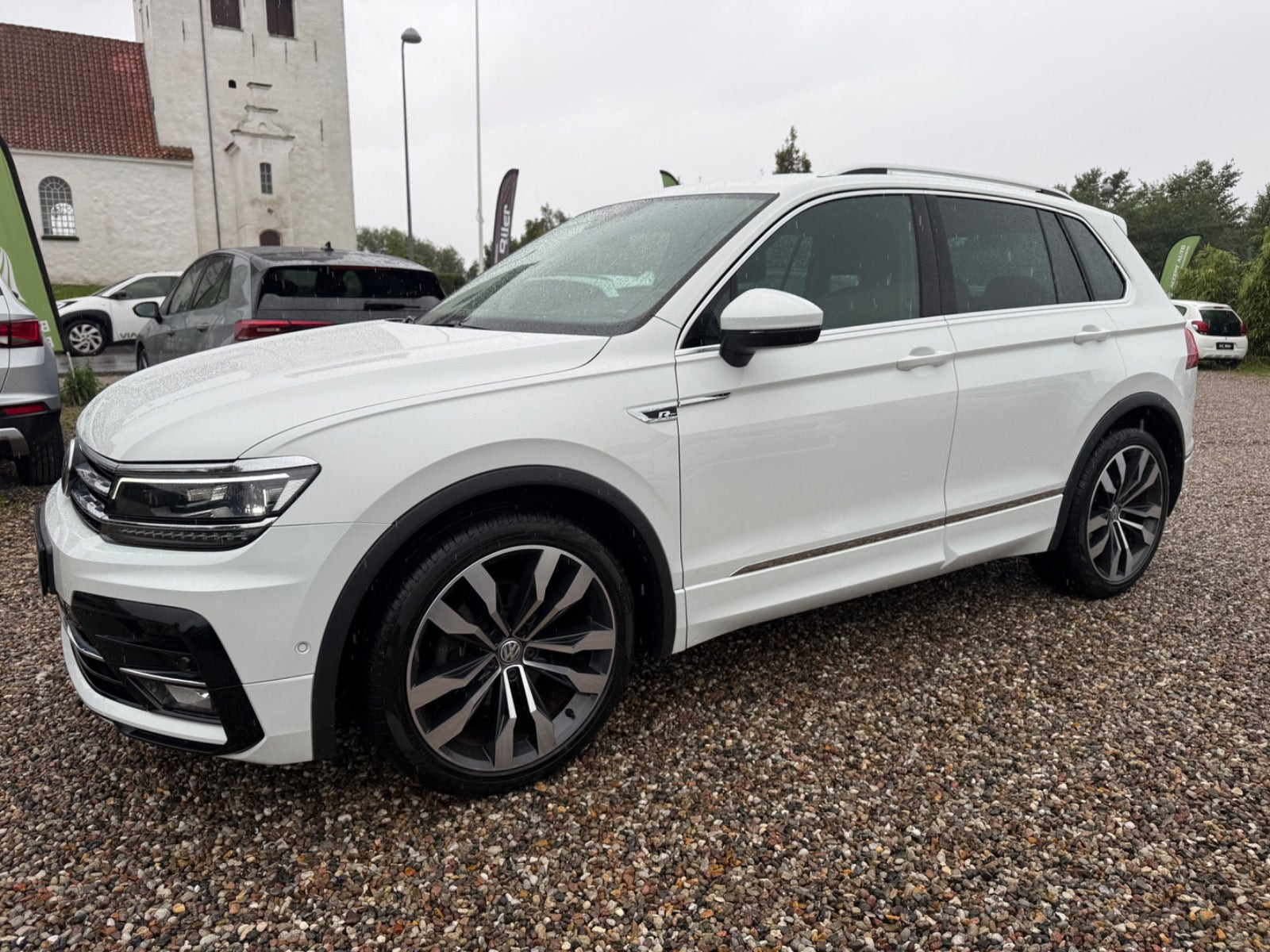 Hvid VW Tiguan fra 2018