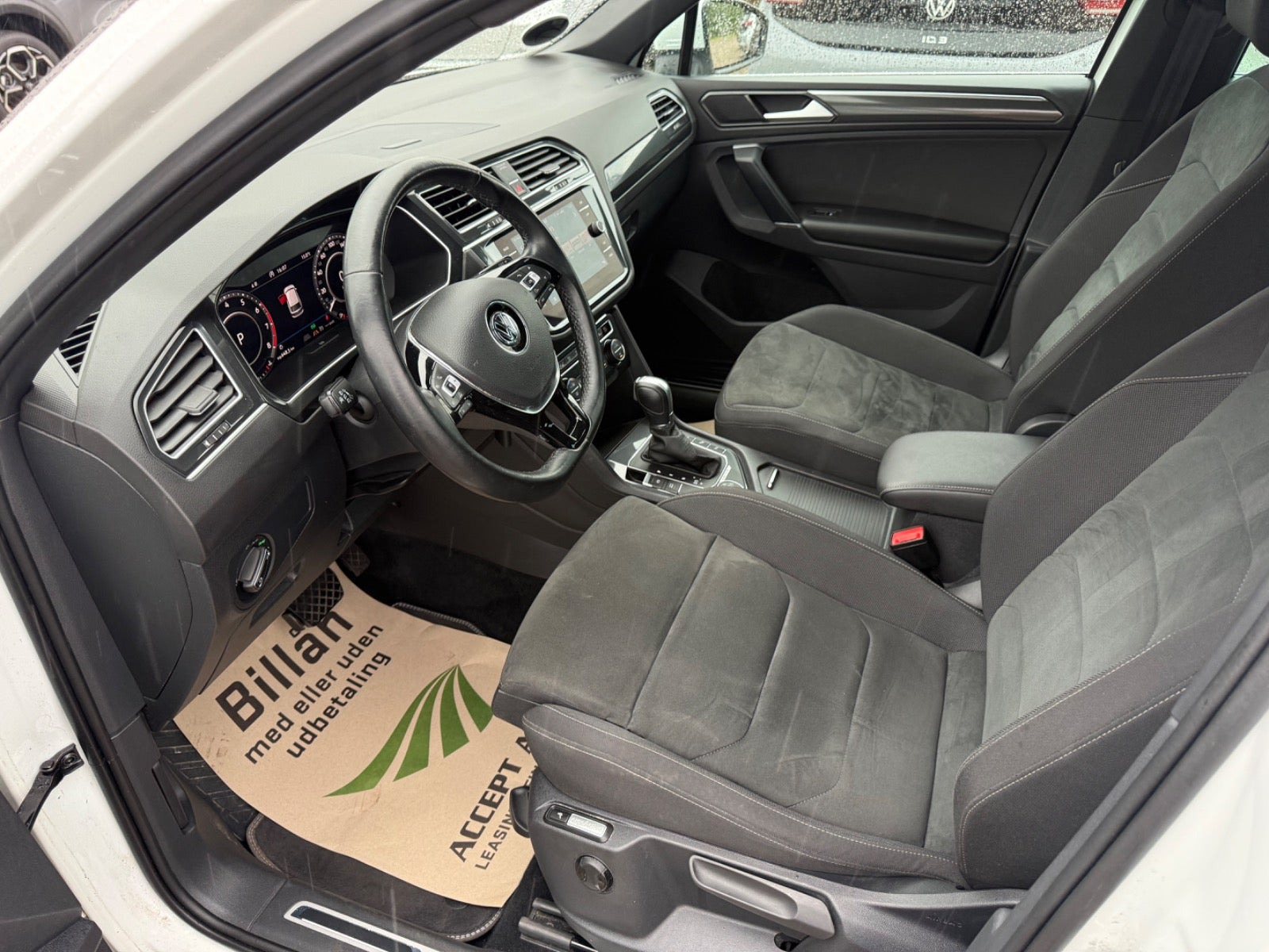 Hvid VW Tiguan fra 2018