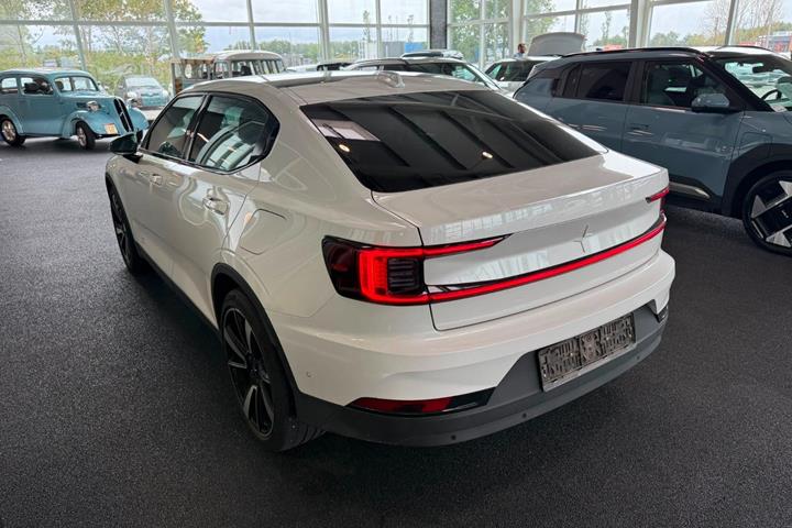 Hvid Polestar 2 fra 2022