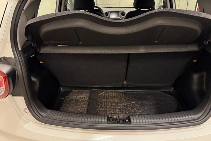 Hvid Hyundai i10 fra 2020