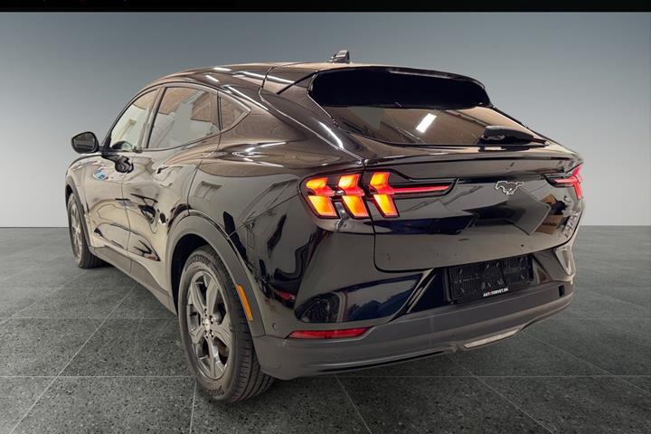 Sort Ford Mustang Mach-E fra 2021