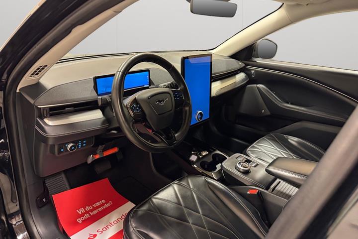 Sort Ford Mustang Mach-E fra 2021