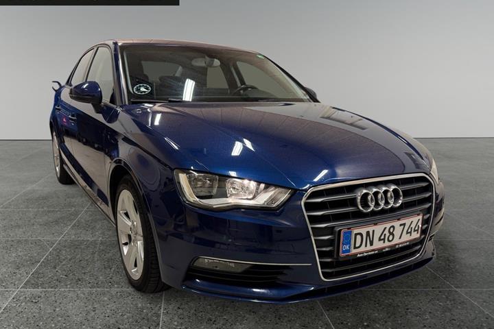 Blå Audi A3 fra 2015