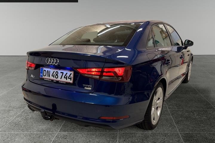 Blå Audi A3 fra 2015