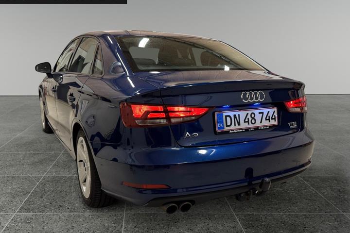 Blå Audi A3 fra 2015