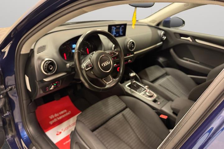 Blå Audi A3 fra 2015
