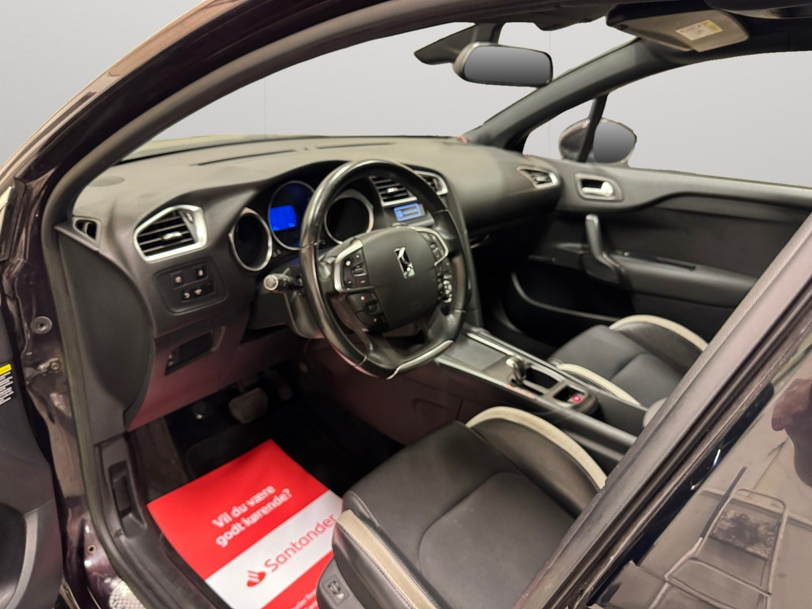 Lilla Citroën DS4 fra 2015