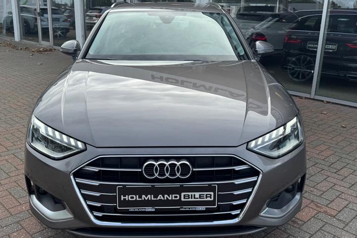 Grå Audi A4 fra 2020