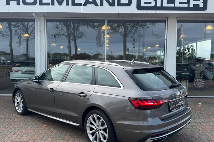 Grå Audi A4 fra 2020