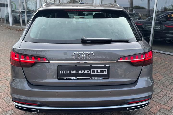 Grå Audi A4 fra 2020