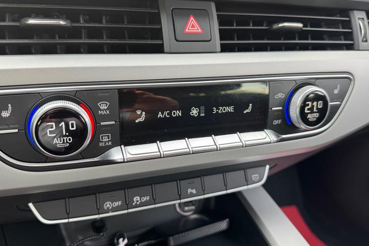 Grå Audi A4 fra 2020