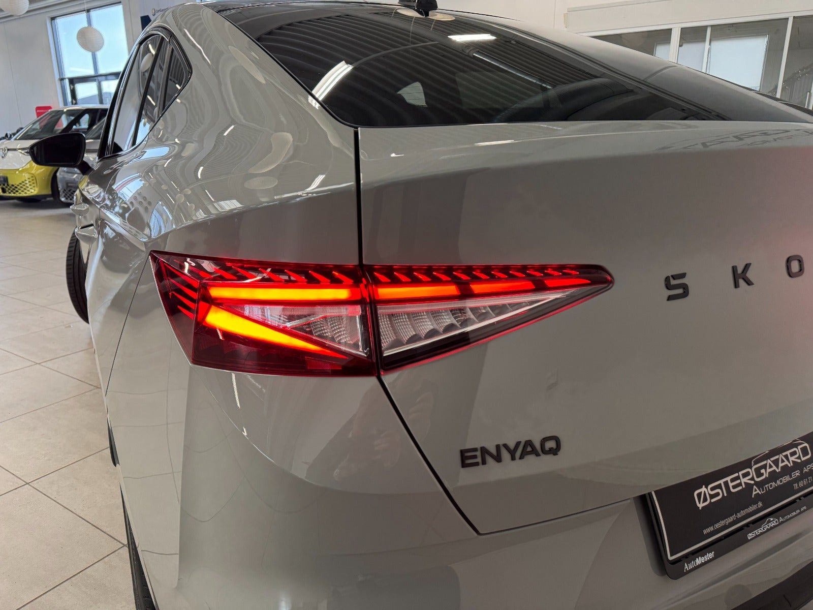 Grå Skoda Enyaq fra 2026