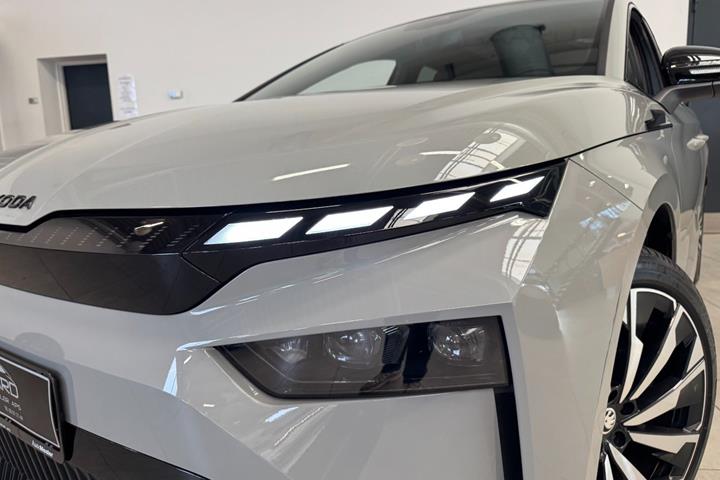 Grå Skoda Enyaq fra 2026