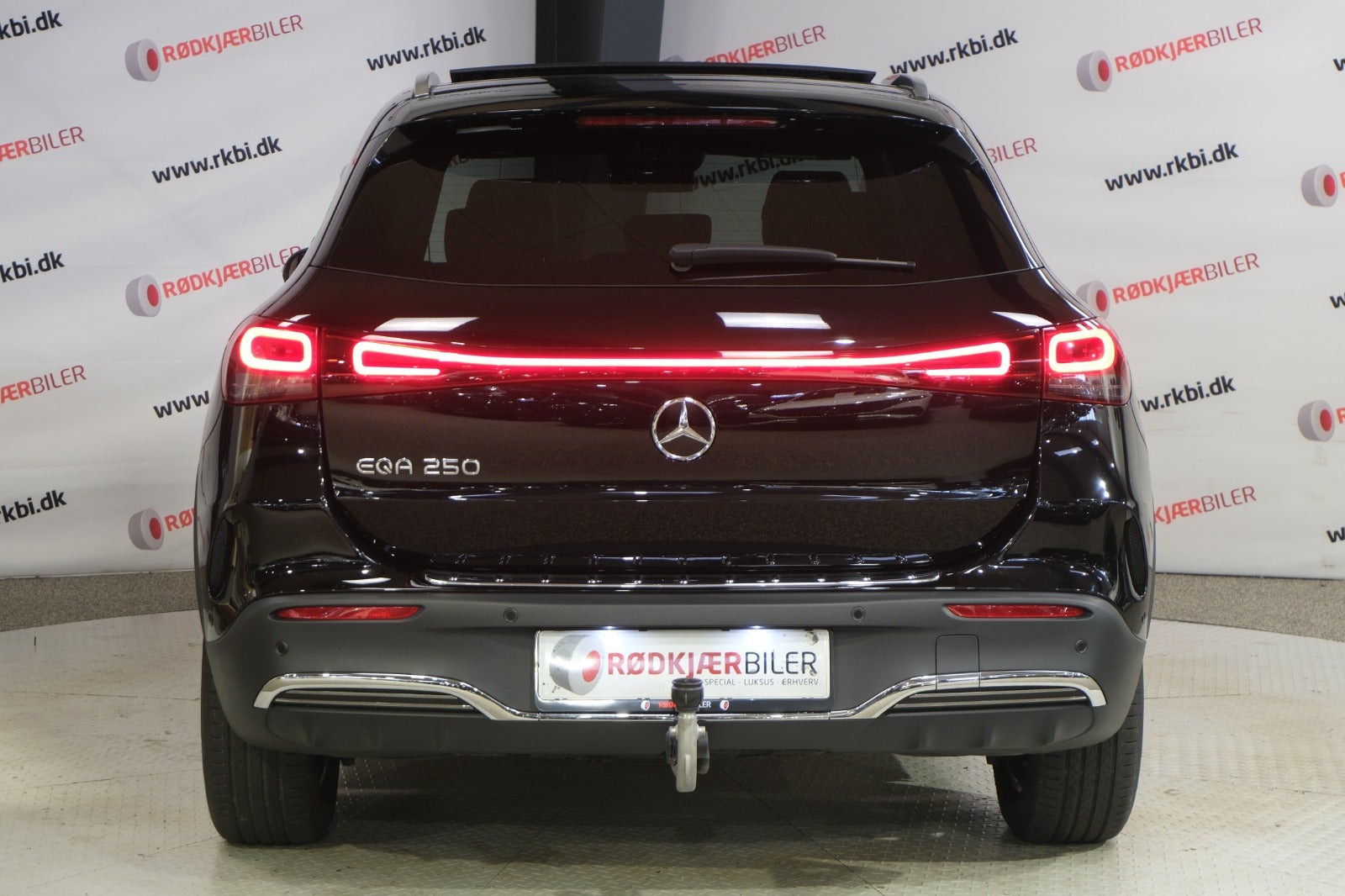 Sort Mercedes EQA250 fra 2023