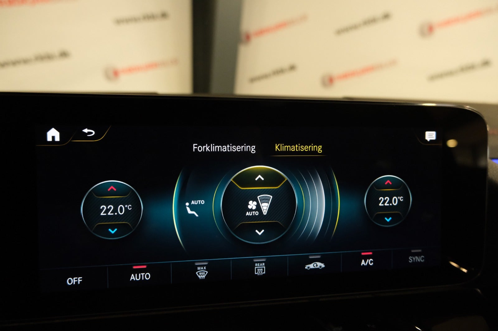 Sort Mercedes EQA250 fra 2023