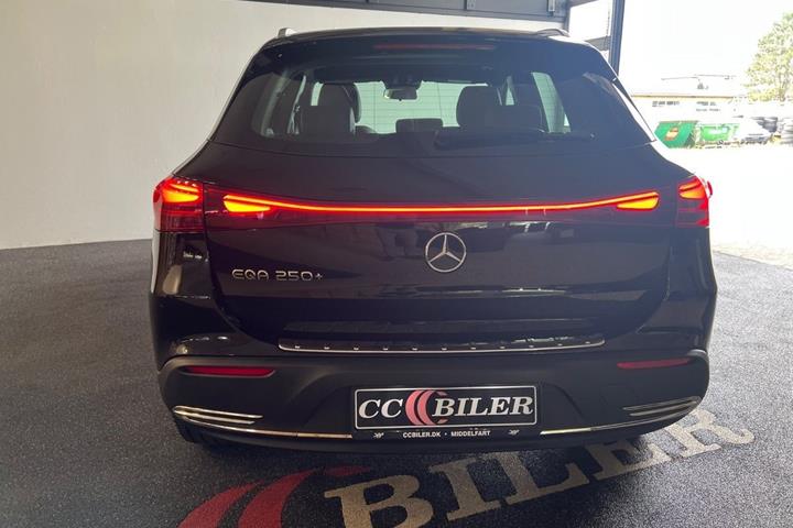 Sort Mercedes EQA250+ fra 2025