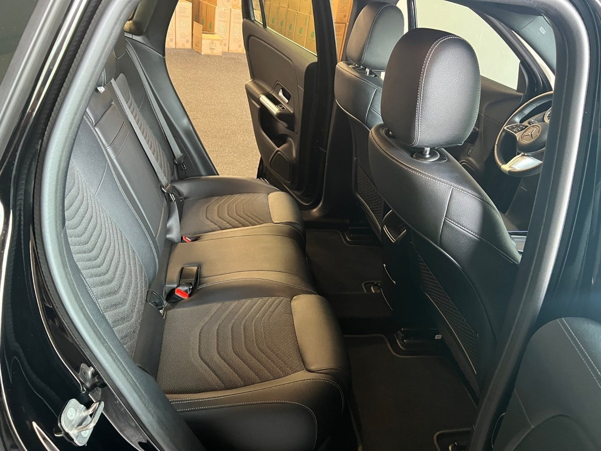 Sort Mercedes EQA250+ fra 2025
