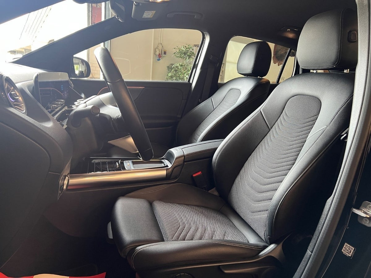 Sort Mercedes EQA250+ fra 2025