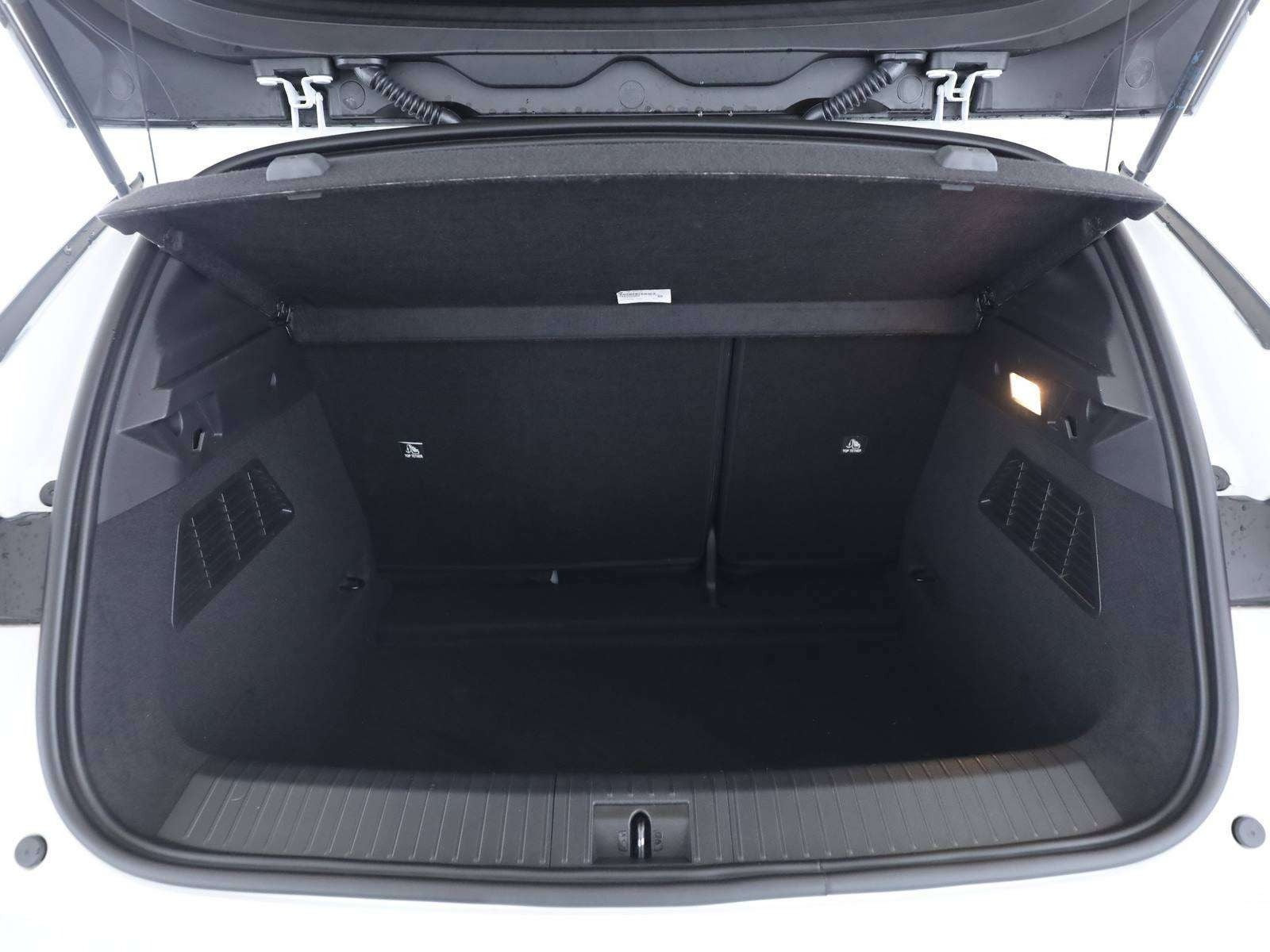 Hvid Renault Megane E-Tech fra 2023