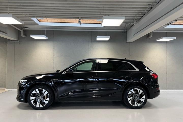 Sort Audi e-tron fra 2022