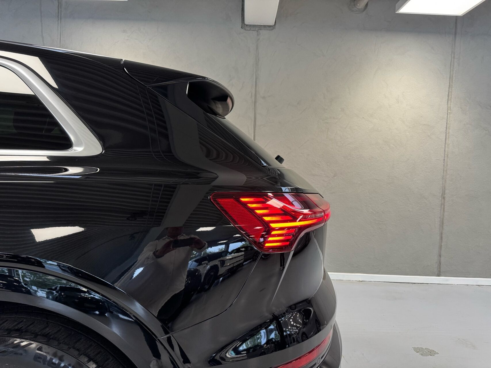 Sort Audi e-tron fra 2022