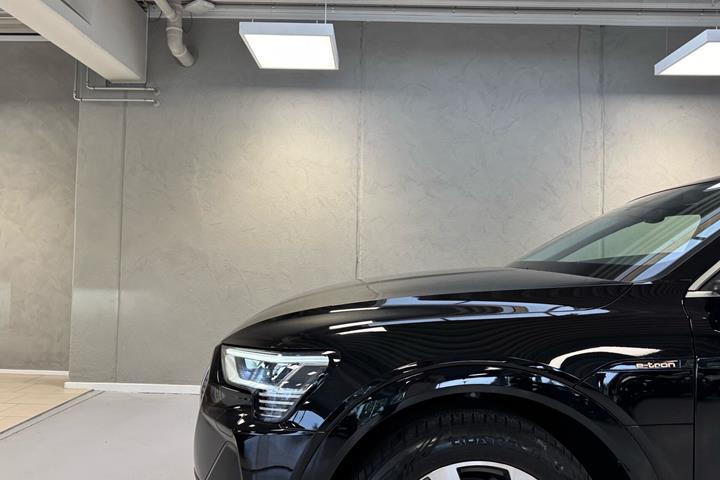 Sort Audi e-tron fra 2022