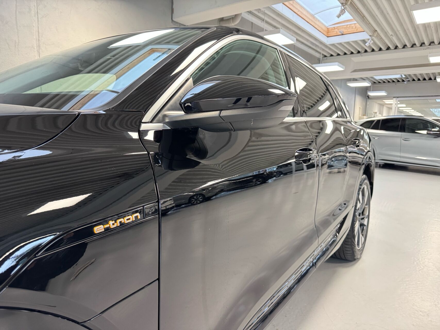 Sort Audi e-tron fra 2022