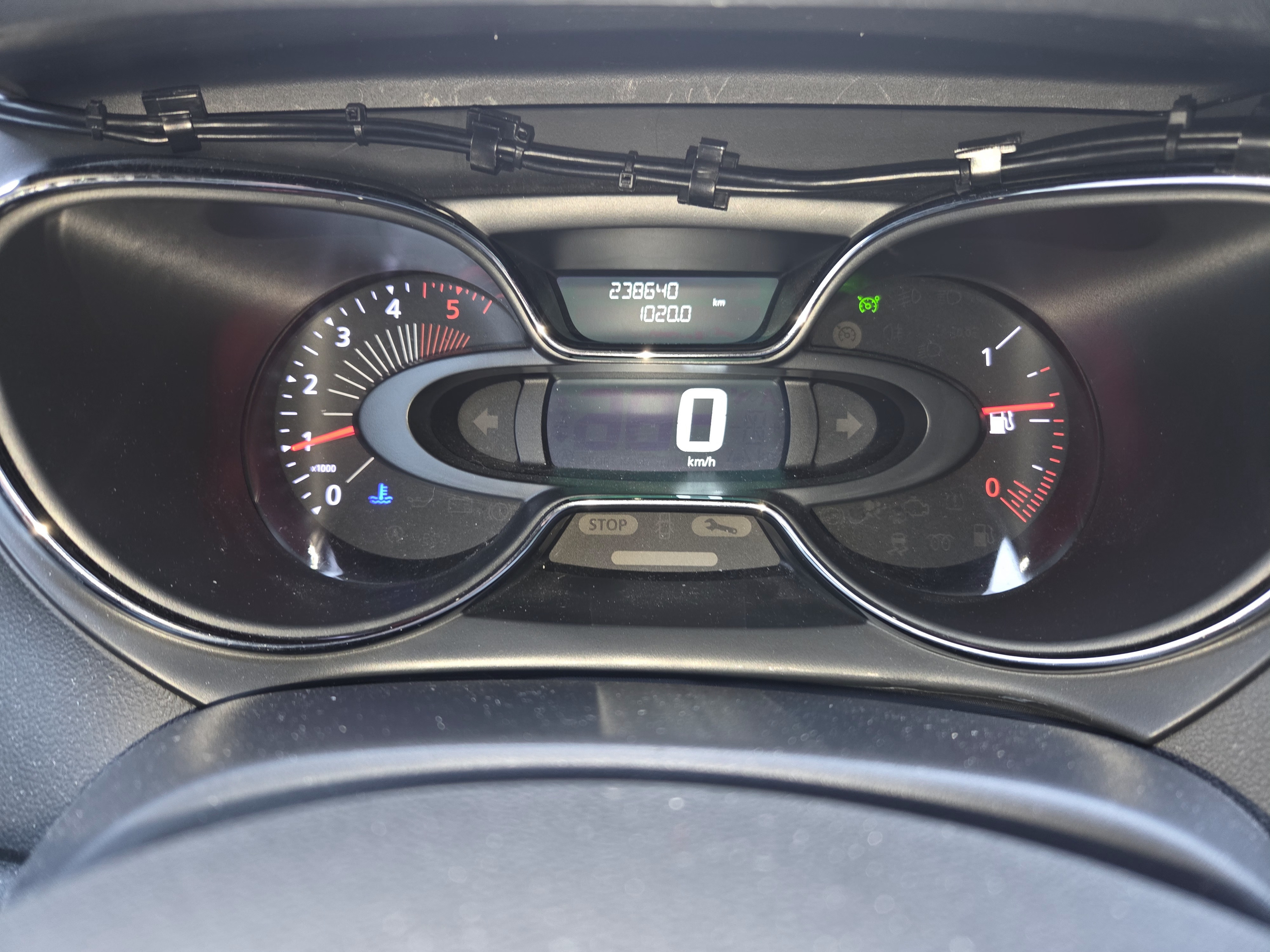 Sort Renault Captur fra 2016